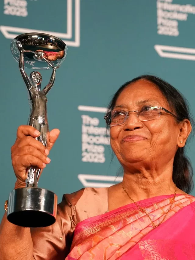 “हिंदी महिला लेखन: कलम की ताकत और समाज की चुनौती”